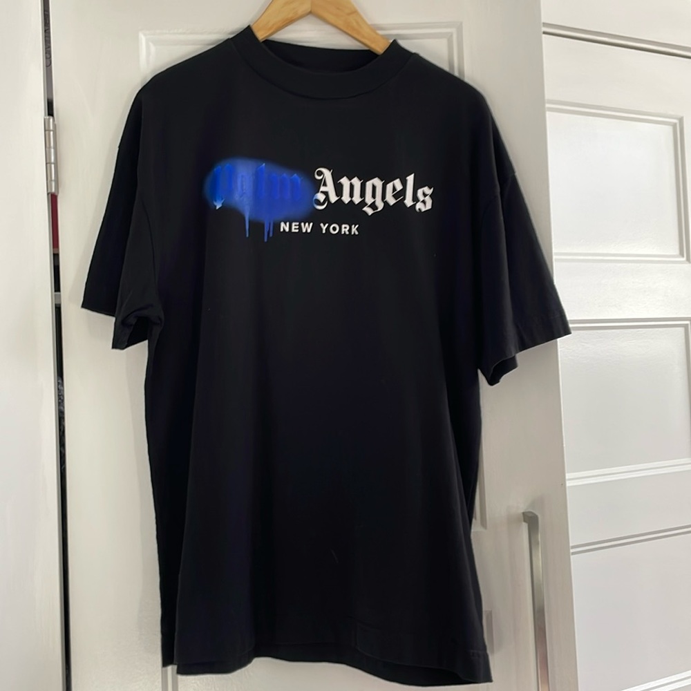 Worn only once men’s Palm Angels black t-shirt. NY sprayed tee black and blue.